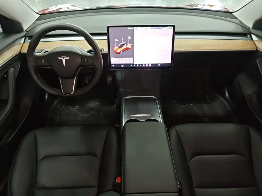 Tesla Model 3 — фото 4