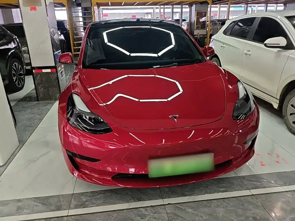 Tesla Model 3 — фото 3
