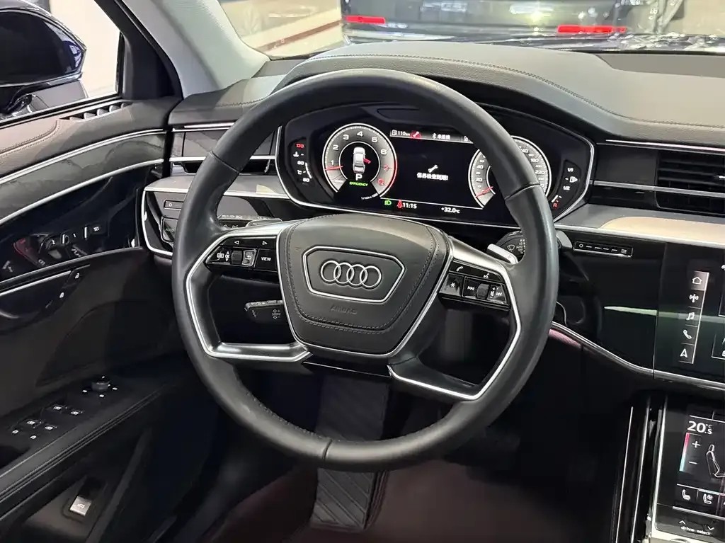 Audi A8 — фото 5