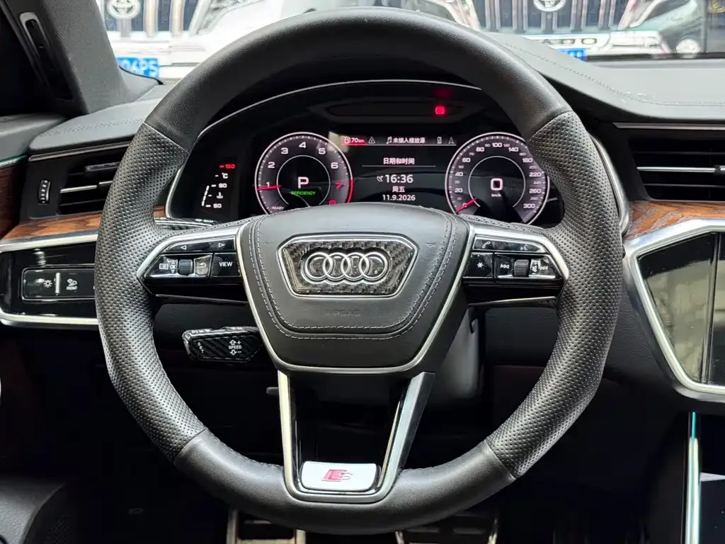 Audi A6L — фото 9