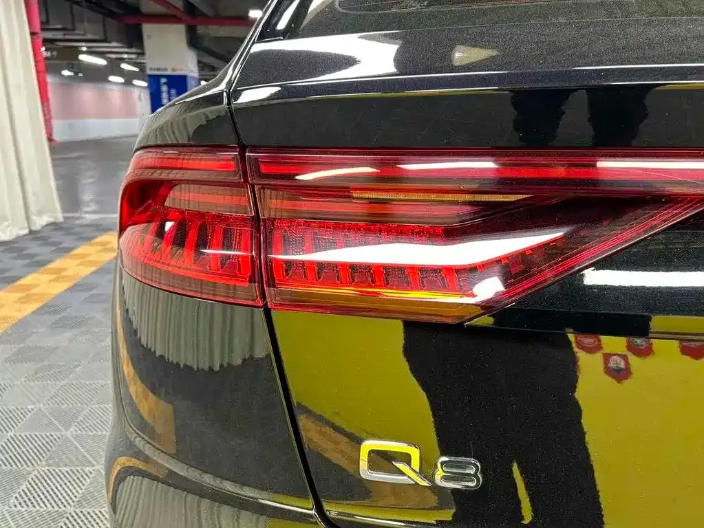 Audi Q8 — фото 10
