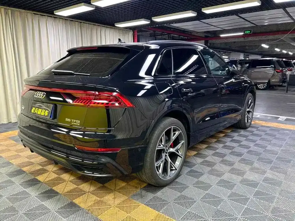 Audi Q8 — фото 5