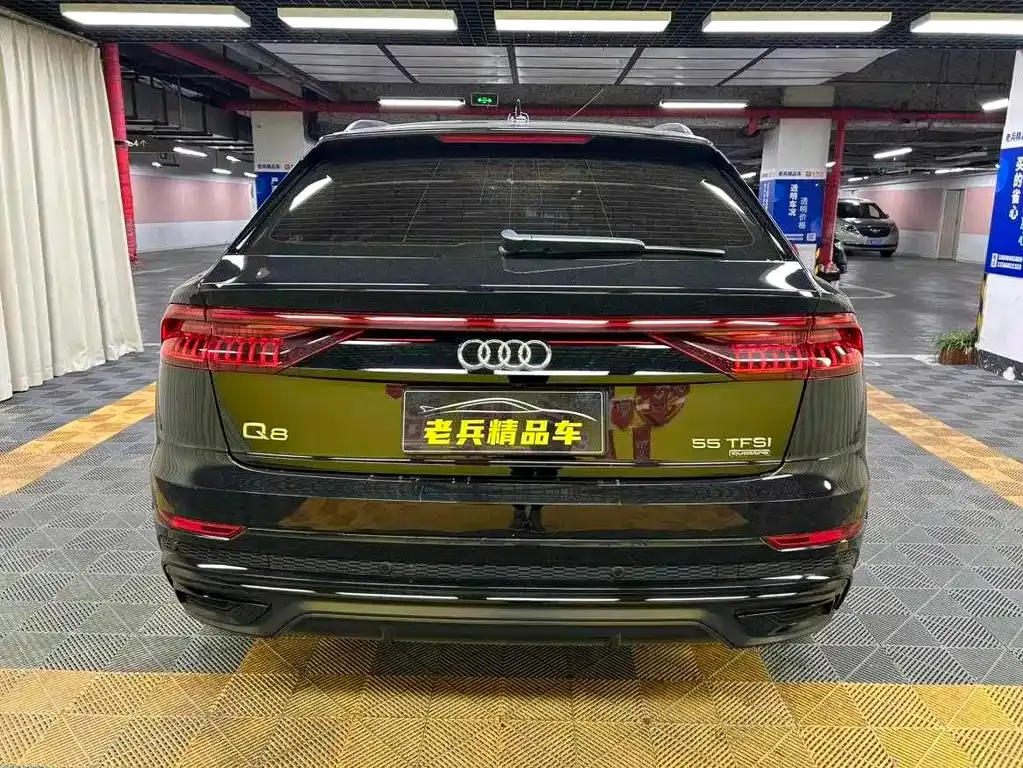 Audi Q8 — фото 7
