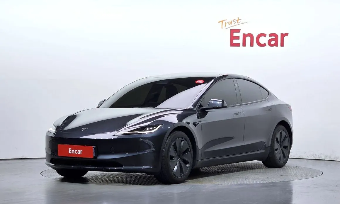 Tesla Model 3 — фото 1
