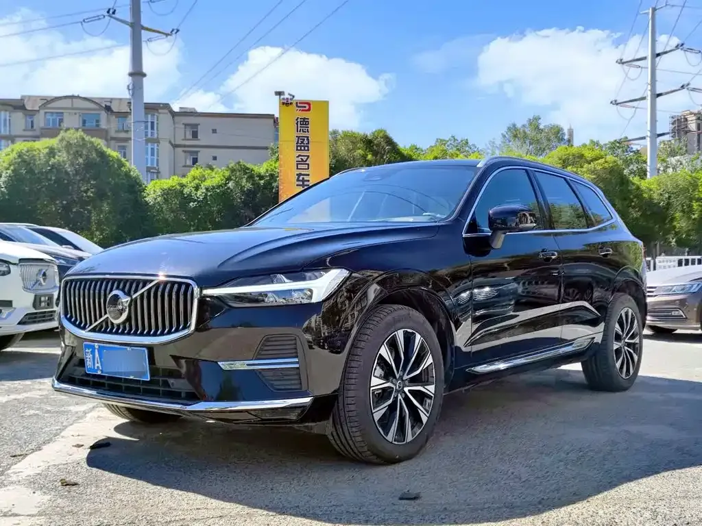 Volvo XC60 — фото 1