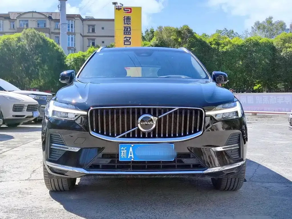 Volvo XC60 — фото 10