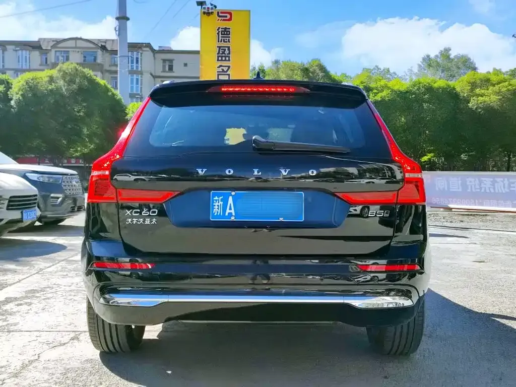 Volvo XC60 — фото 2