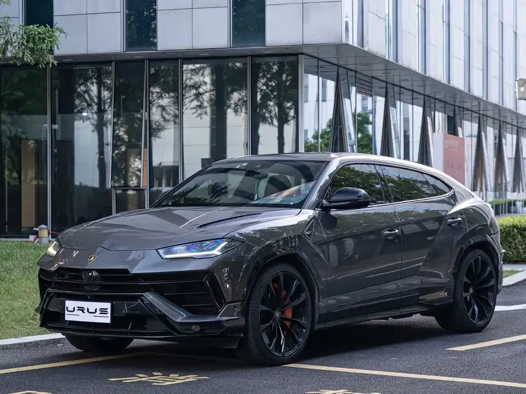 Lamborghini Urus — фото 1