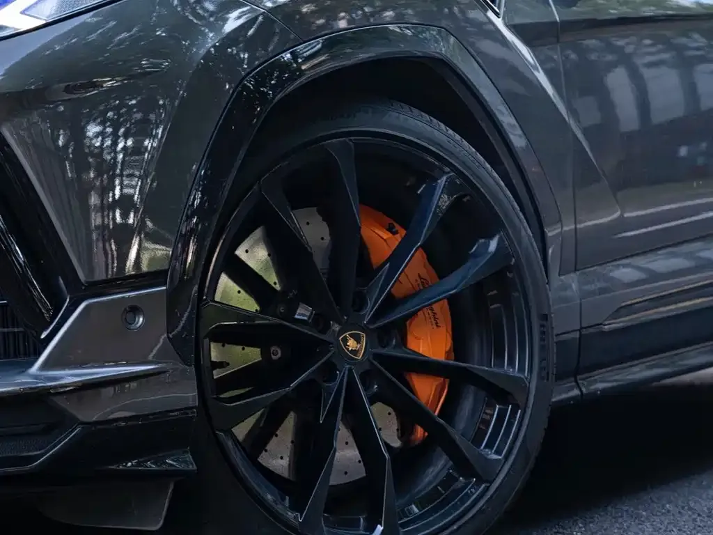 Lamborghini Urus — фото 2