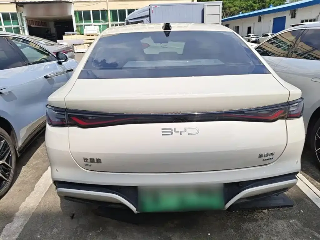 BYD Seal 06 — фото 10