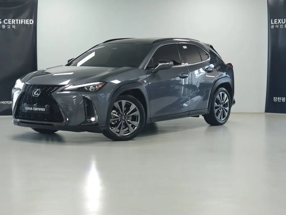 Lexus UX — фото 1