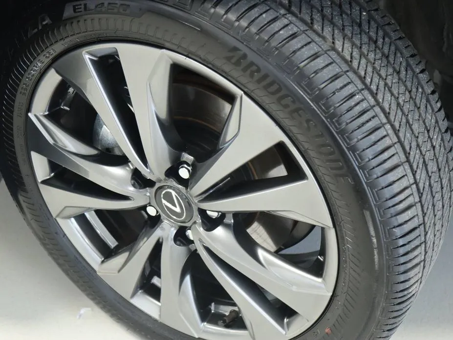 Lexus UX — фото 10