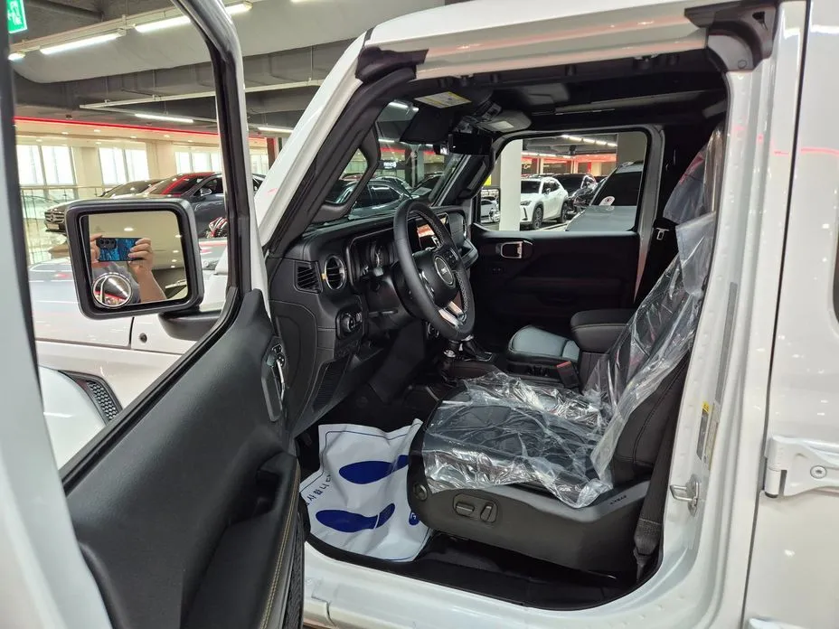Jeep Wrangler — фото 4