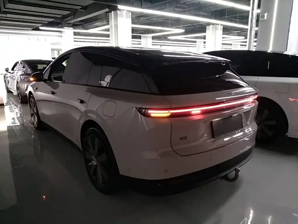 Li Auto Li i6 — фото 2