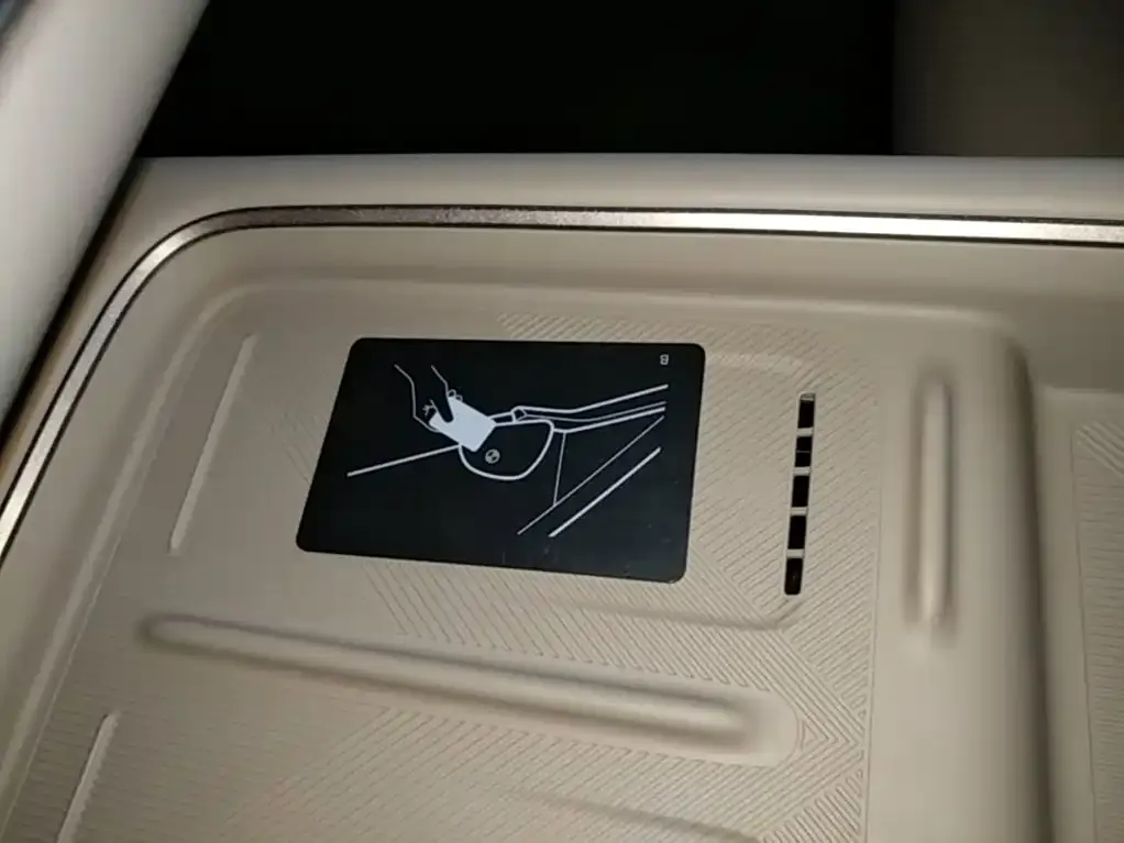 Li Auto Li i6 — фото 3