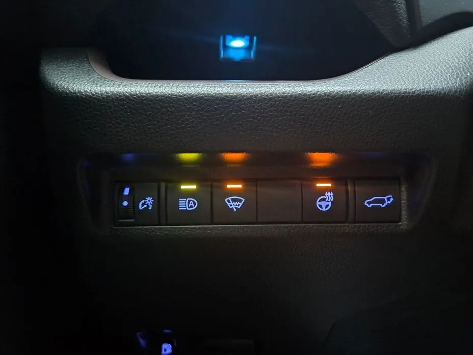 Toyota RAV4 — фото 4