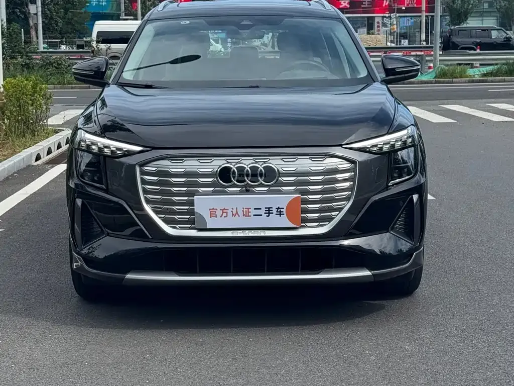 Audi Q5 e-tron — фото 10