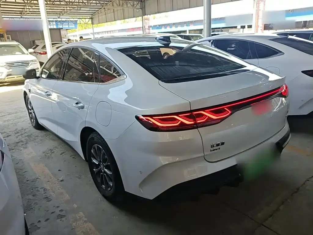 BYD Qin L — фото 10