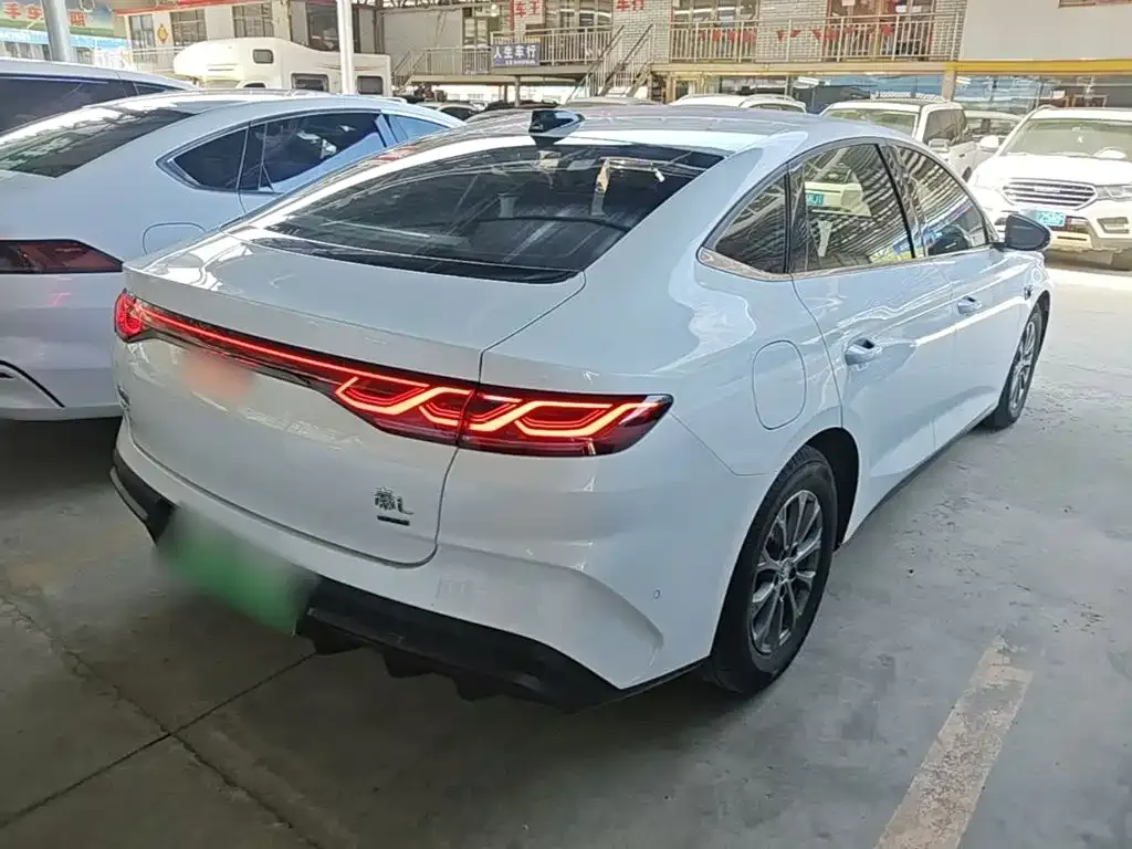 BYD Qin L — фото 8
