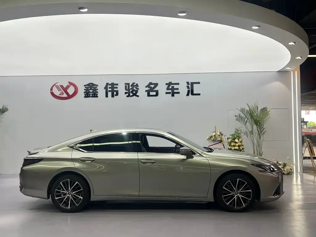 Lexus ES — фото 7