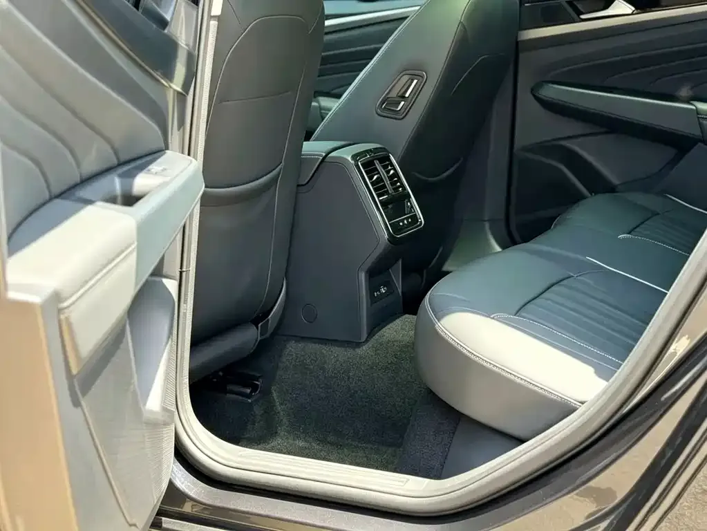 Volkswagen Passat — фото 2