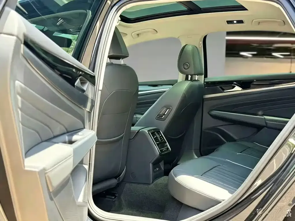 Volkswagen Passat — фото 7