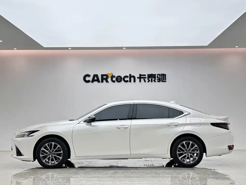 Lexus ES — фото 7