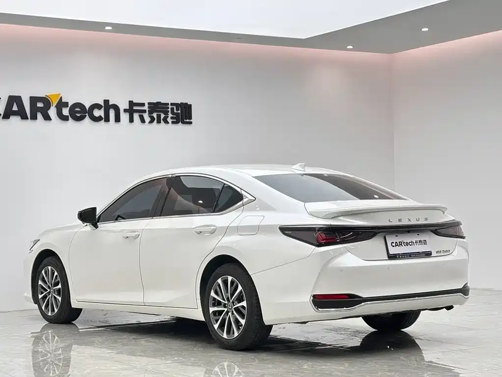 Lexus ES — фото 4