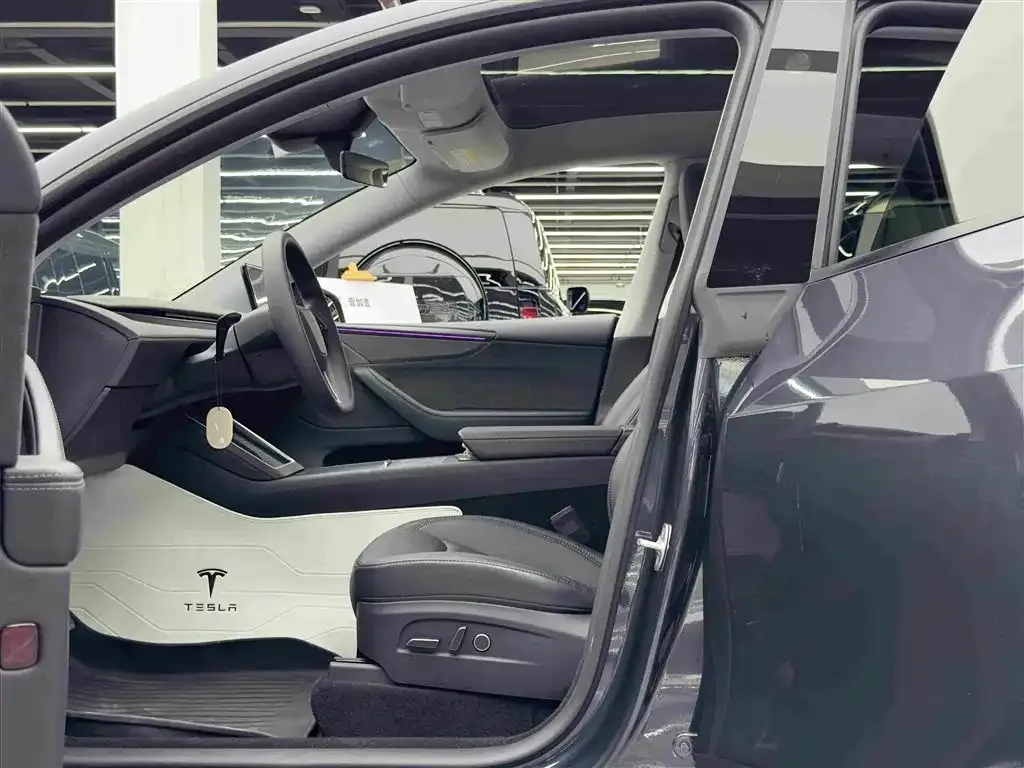 Tesla Model Y — фото 5