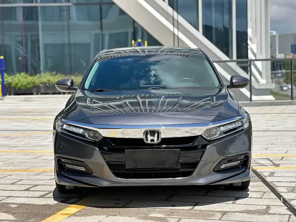 Honda Accord — фото 8