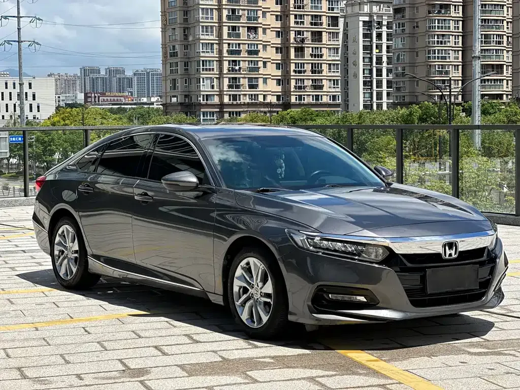 Honda Accord — фото 9