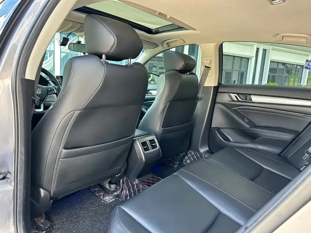 Honda Accord — фото 6