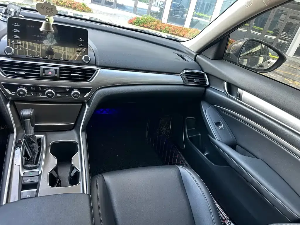 Honda Accord — фото 2
