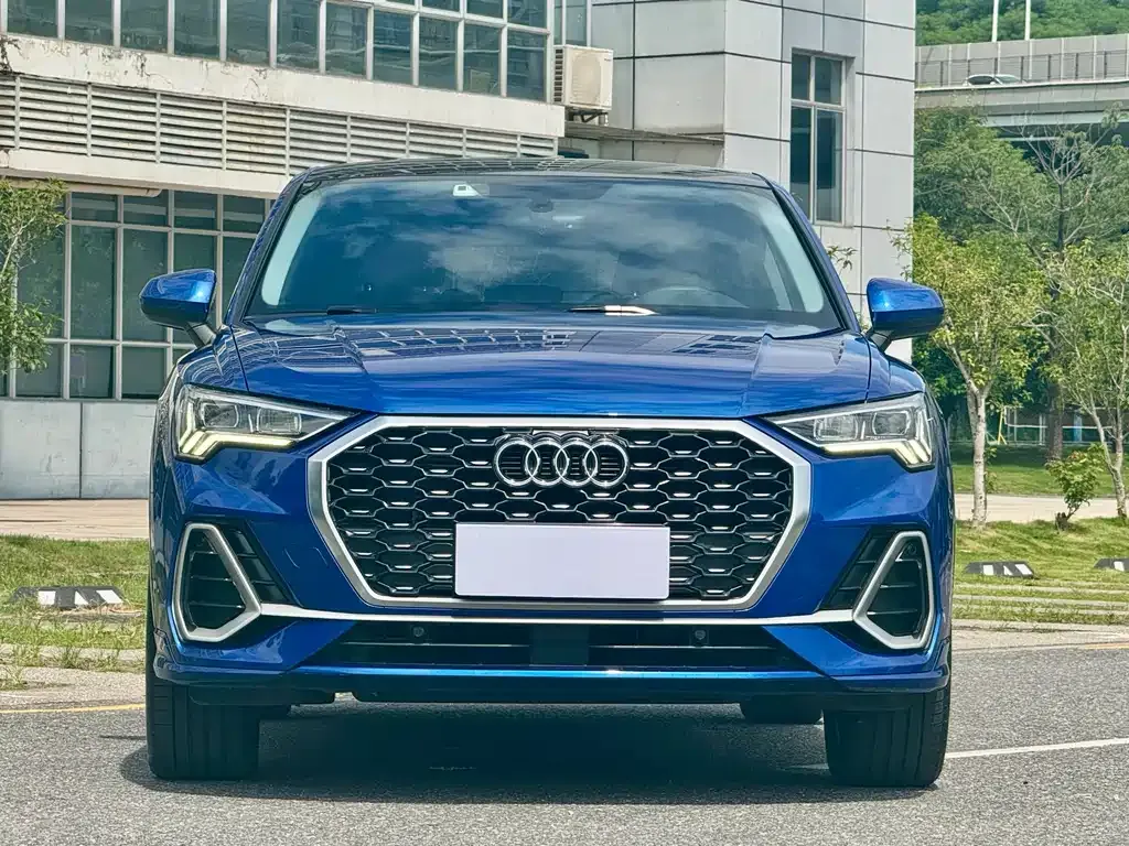 Audi Q3 Sportback — фото 10