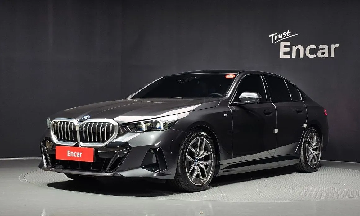 BMW i5 — фото 1