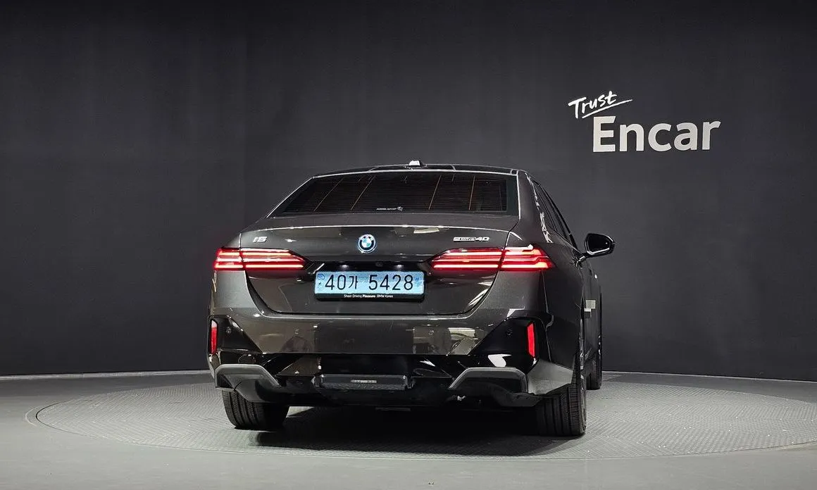 BMW i5 — фото 3
