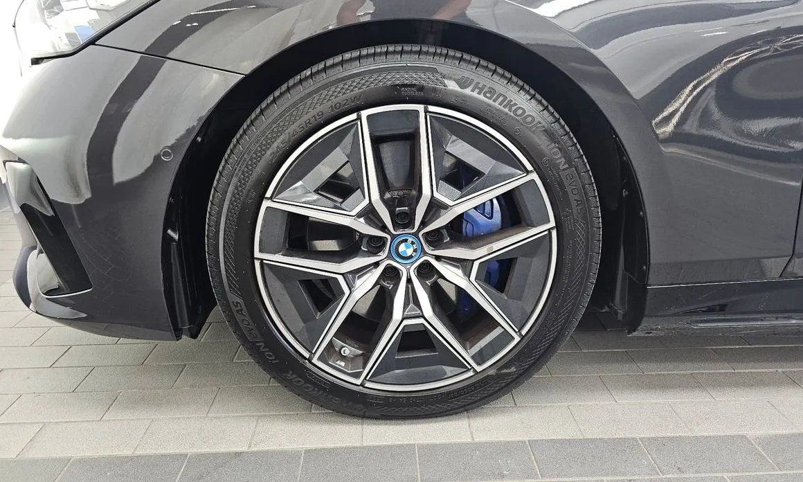 BMW i5 — фото 8
