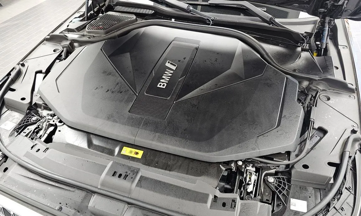 BMW i5 — фото 10