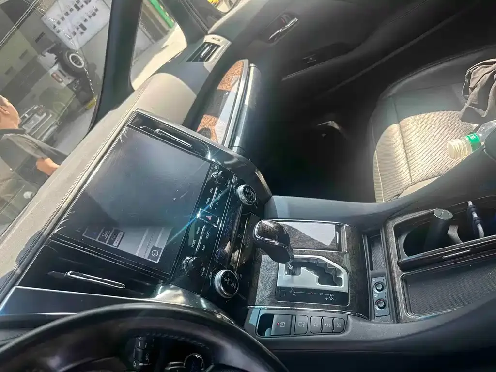 Toyota Vellfire — фото 3