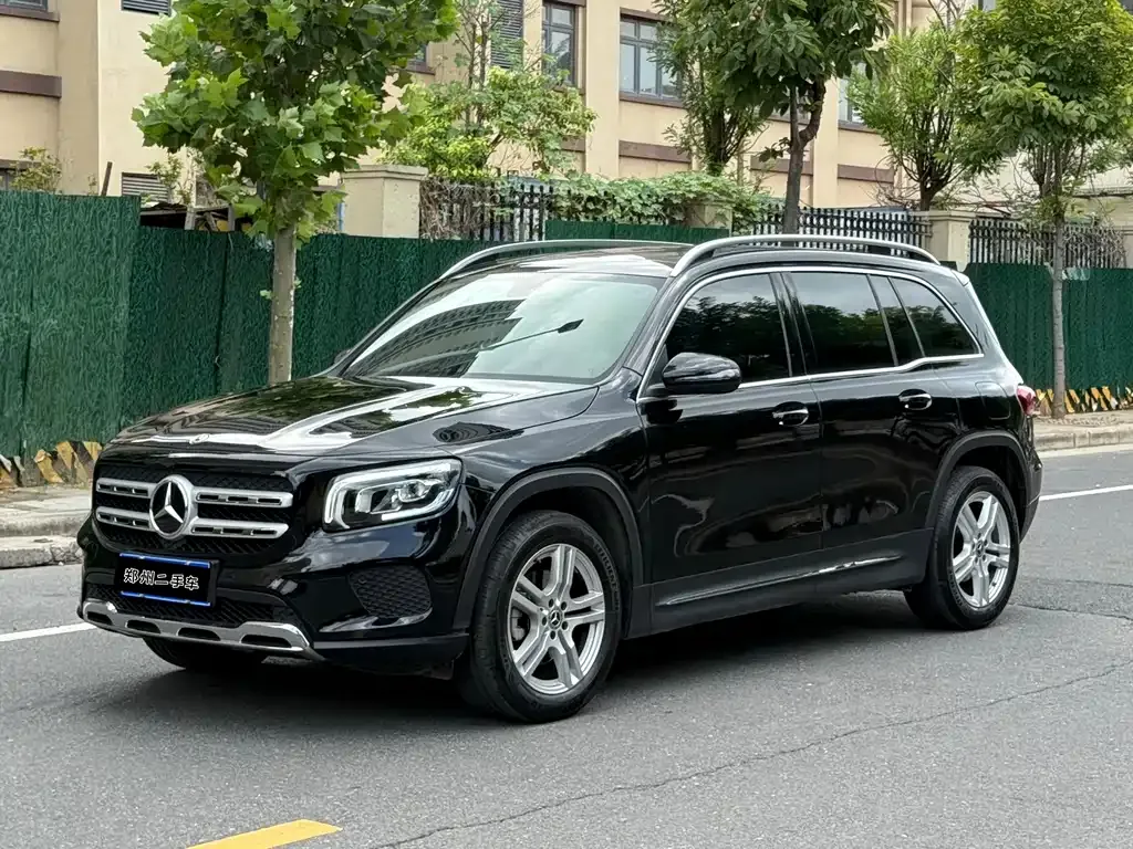 Mercedes-Benz GLB — фото 1