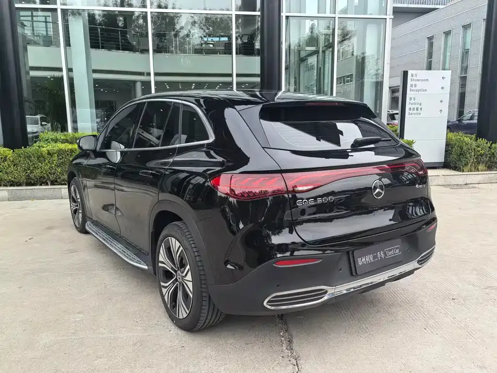 Mercedes-Benz EQE SUV — фото 3