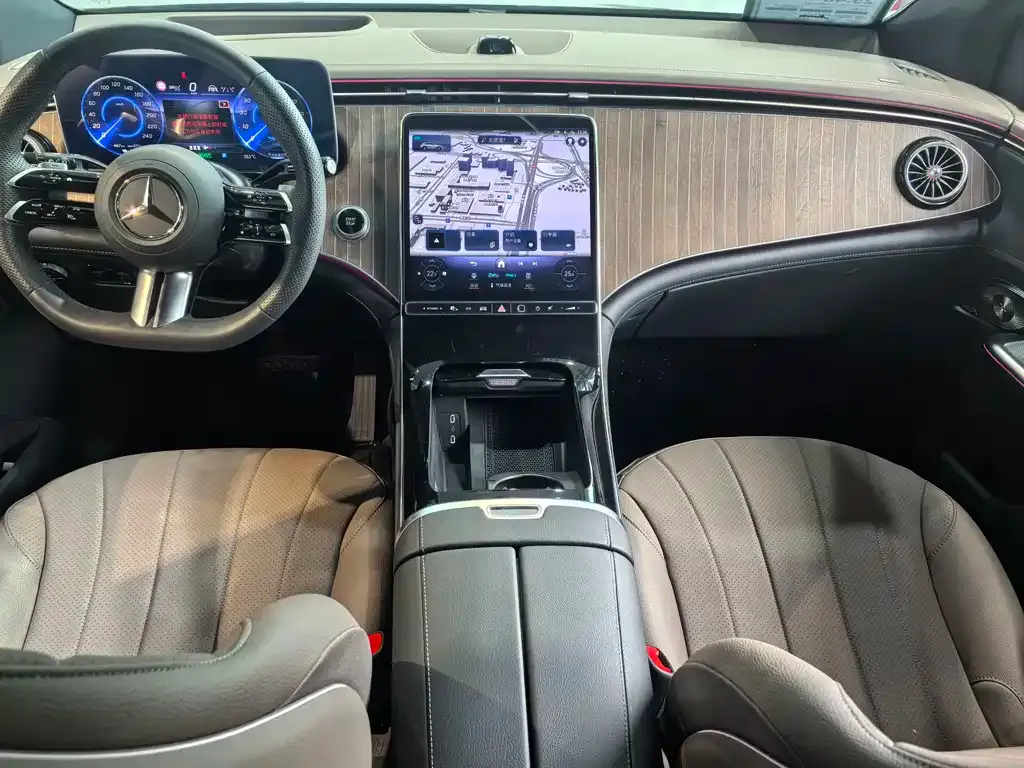 Mercedes-Benz EQE SUV — фото 10