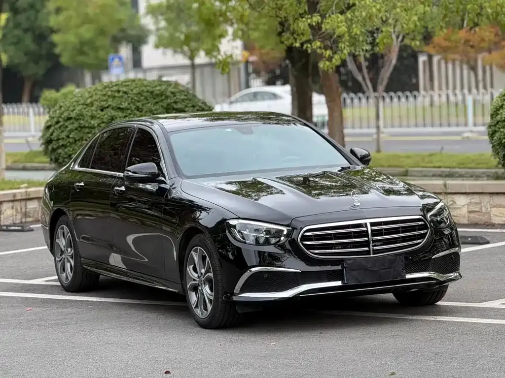 Mercedes-Benz E-Class — фото 10