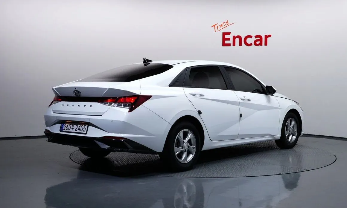 Hyundai AVANTE — фото 3