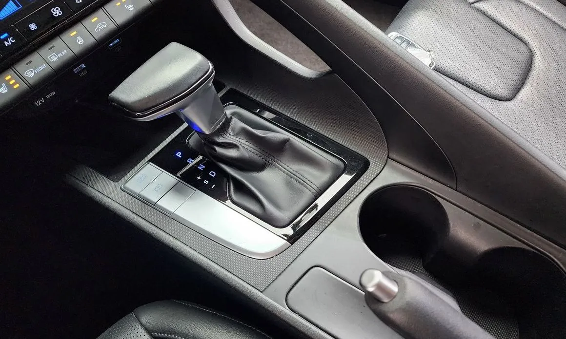 Hyundai AVANTE — фото 9