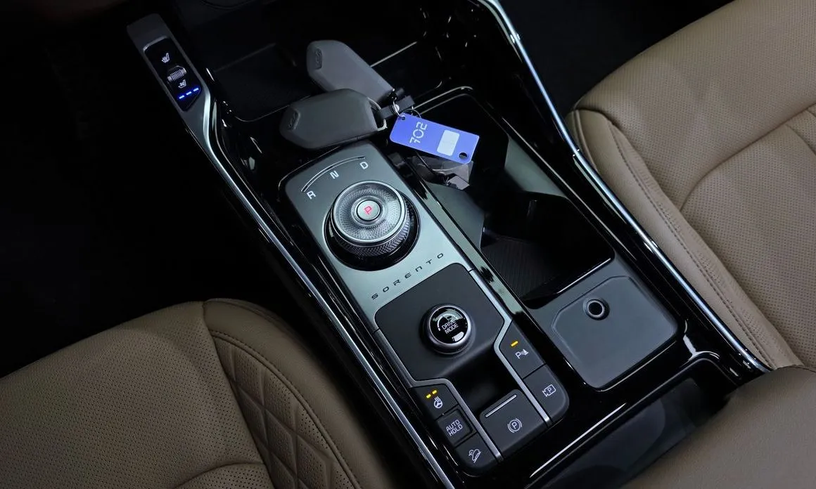 Kia Sorento — фото 7