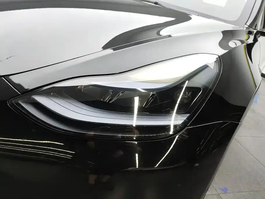 Tesla Model 3 — фото 4