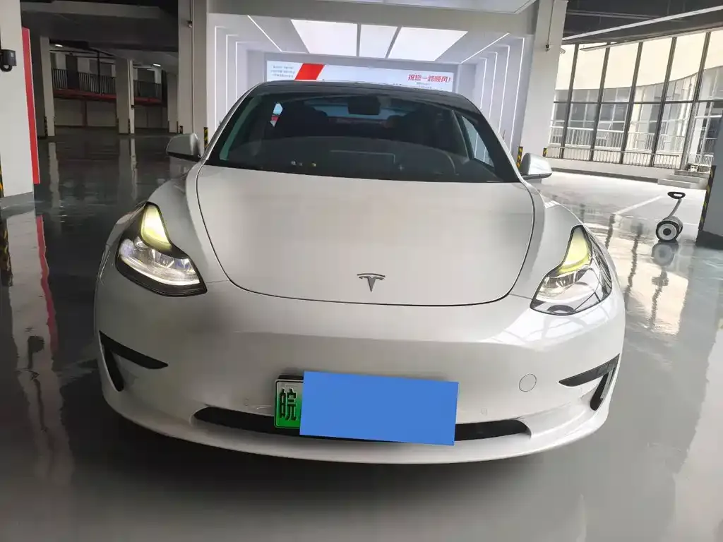 Tesla Model 3 — фото 4