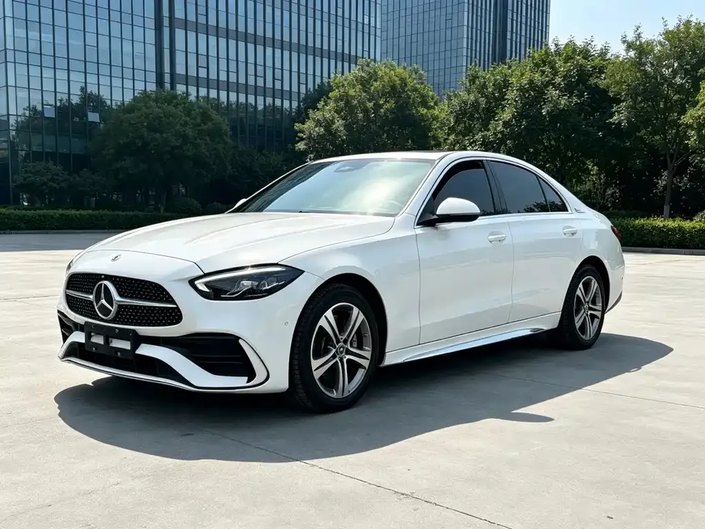 Mercedes-Benz C-Class — фото 1