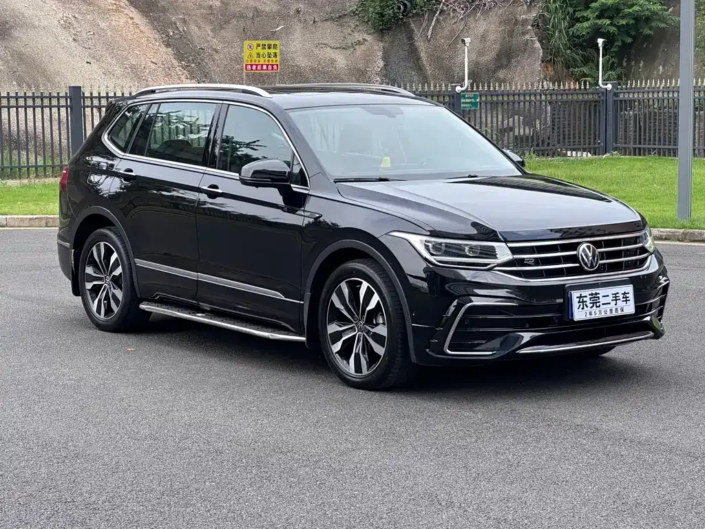 Volkswagen Tiguan L — фото 6